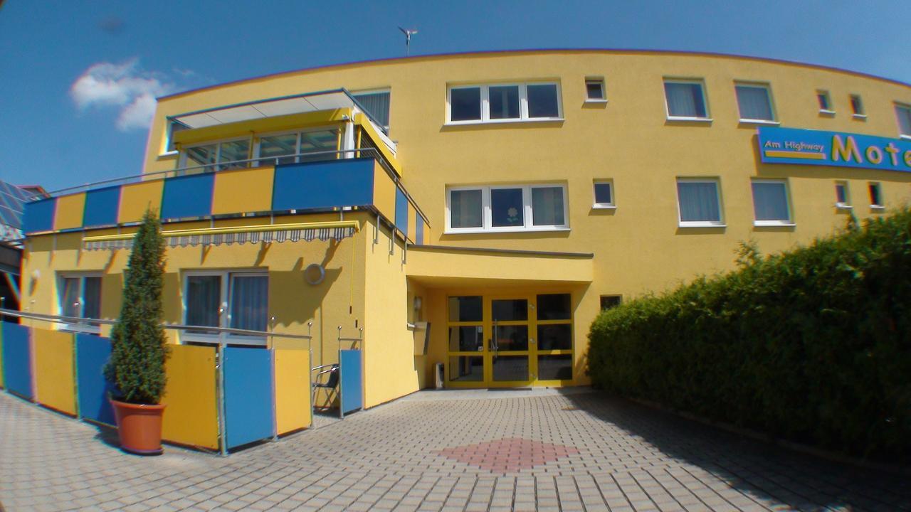 Motel Am Highway Althengstett Buitenkant foto