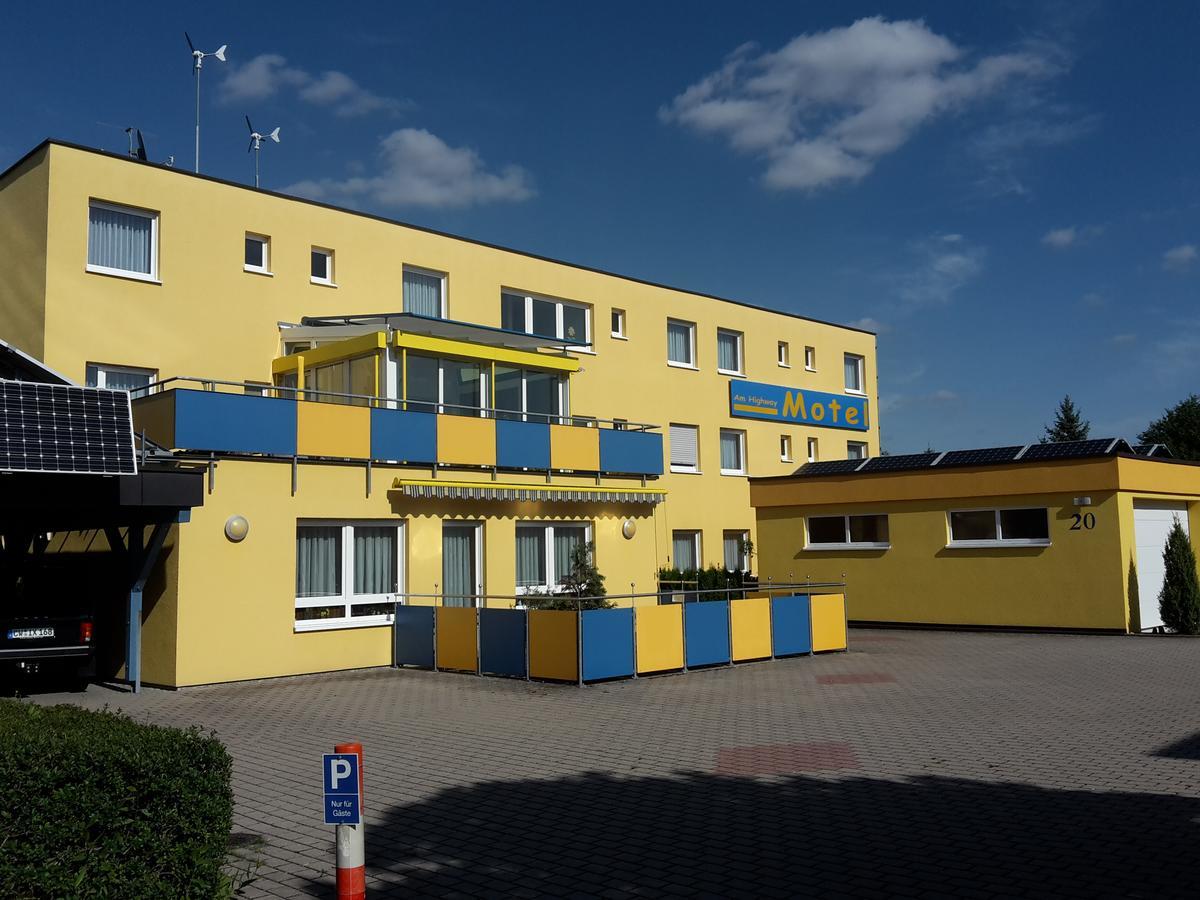 Motel Am Highway Althengstett Buitenkant foto